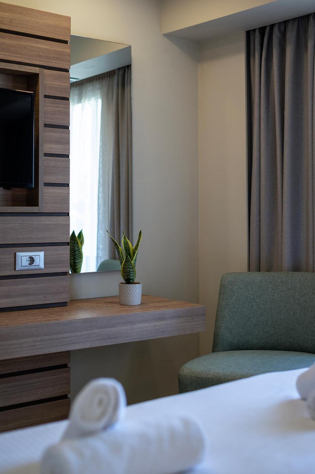 E-geo Easy Living Hotel 4*